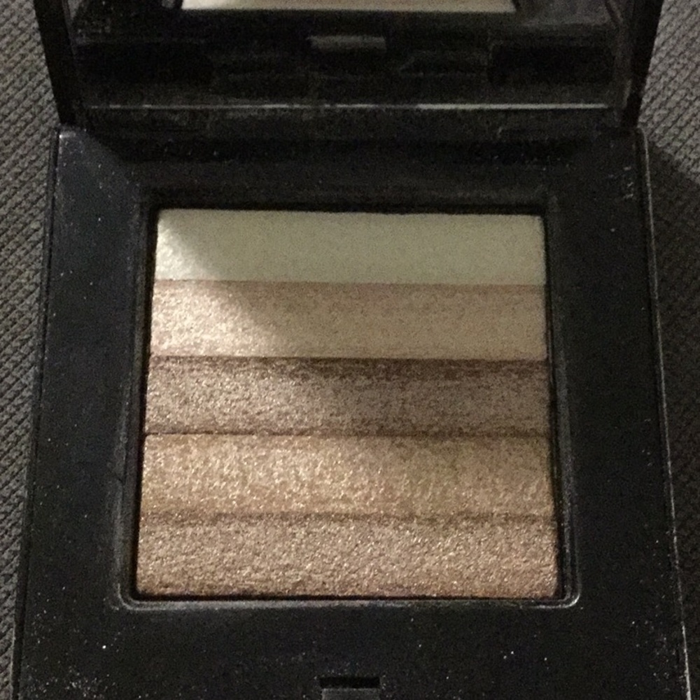 Bobbi Brown “Beige” Shimmer Brick